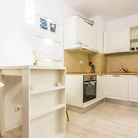 & Mihai Bravu * Бухарест